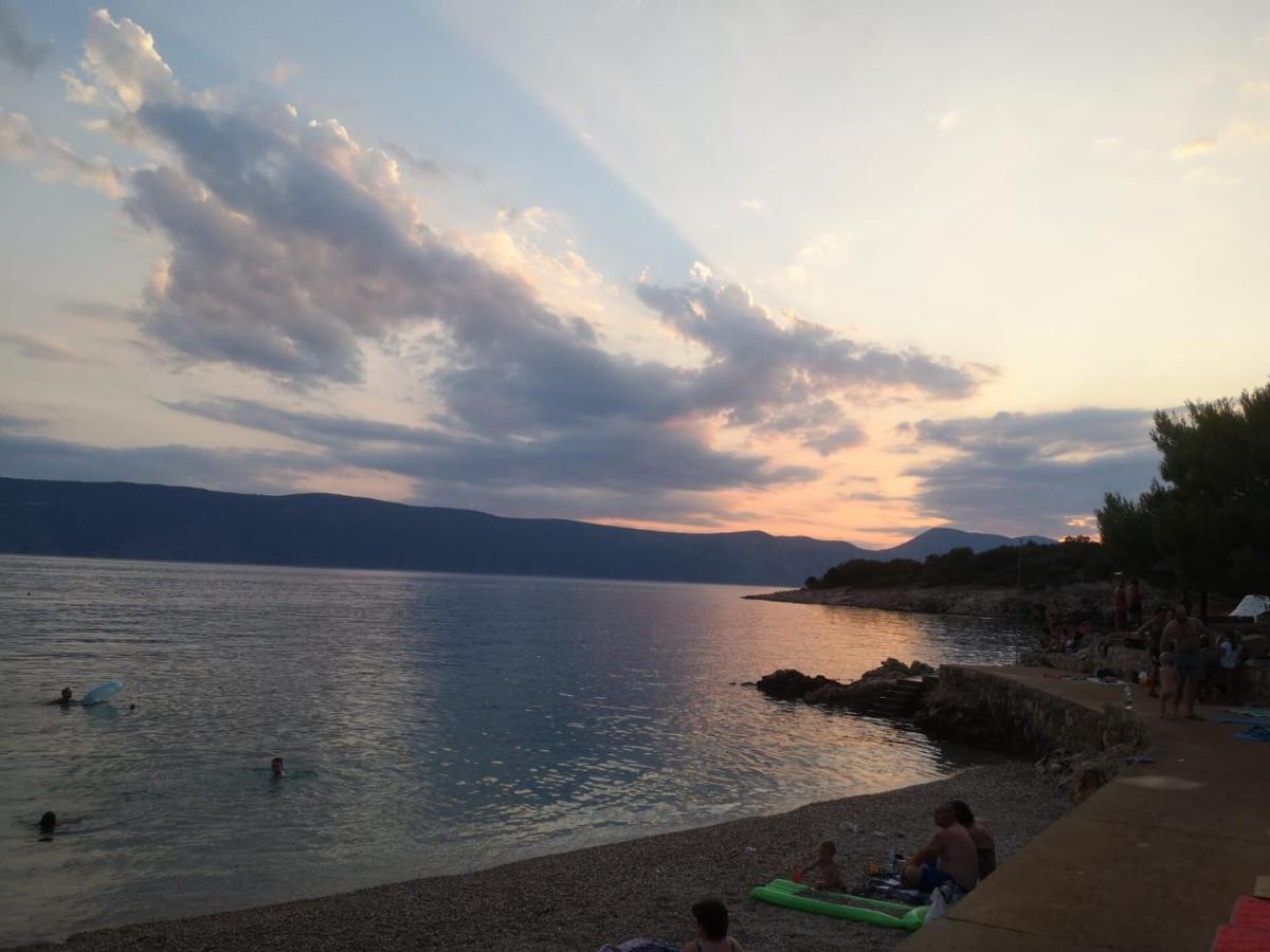 Apartments Vilim Pinezići Εξωτερικό φωτογραφία