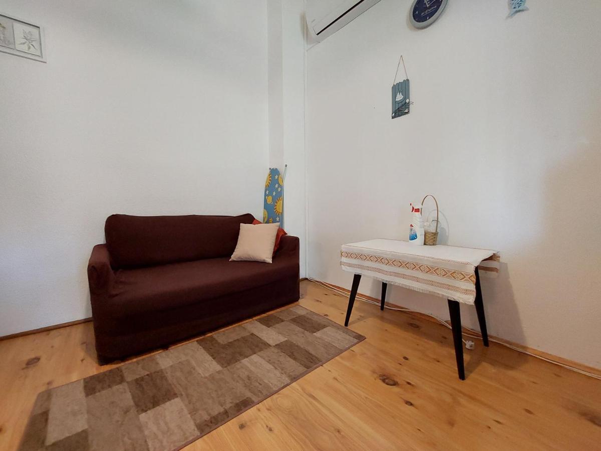 Apartments Vilim Pinezići Εξωτερικό φωτογραφία