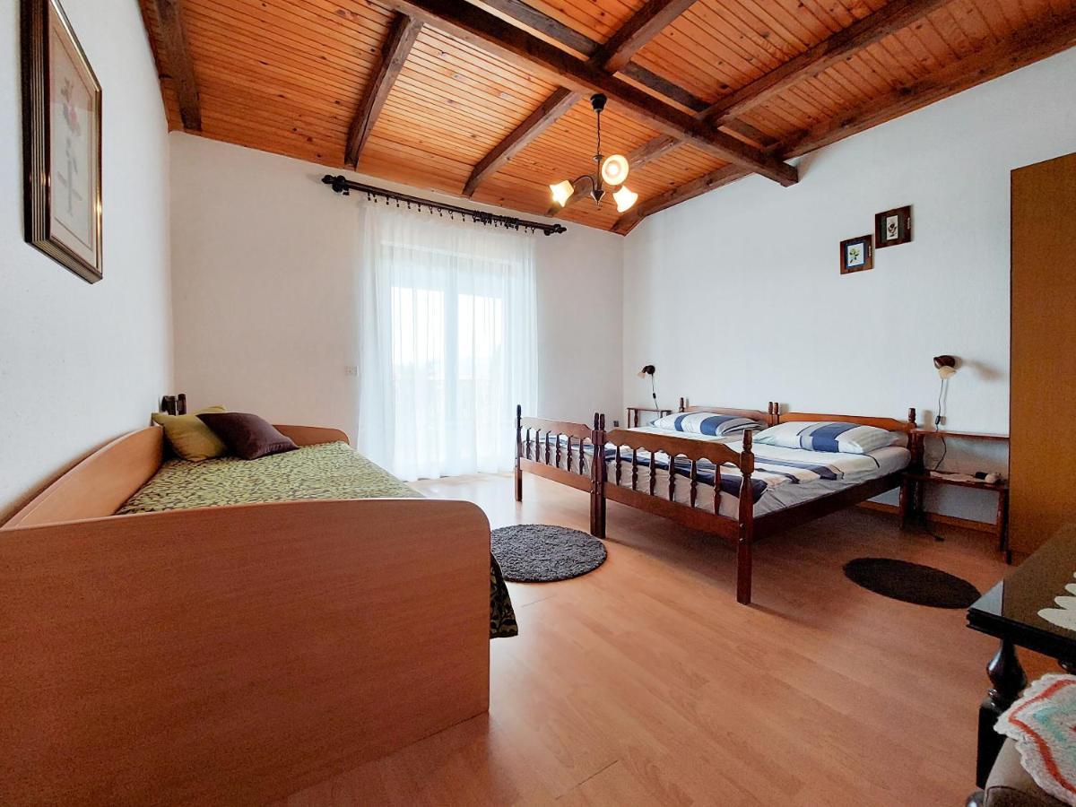 Apartments Vilim Pinezići Εξωτερικό φωτογραφία