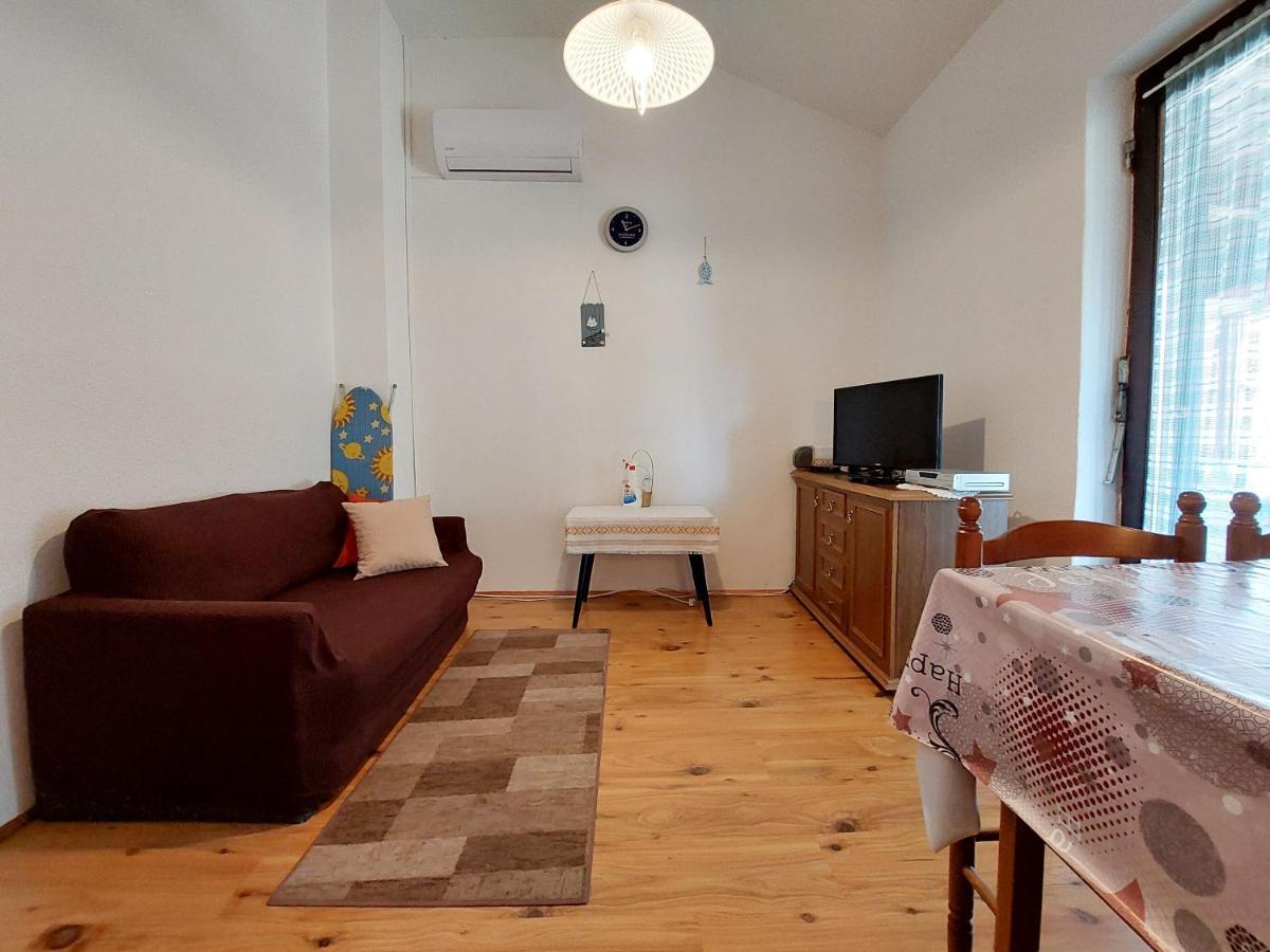 Apartments Vilim Pinezići Εξωτερικό φωτογραφία