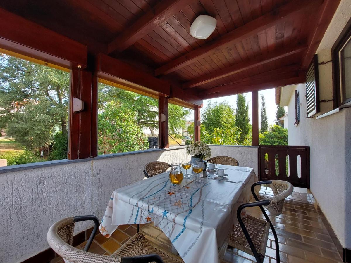 Apartments Vilim Pinezići Εξωτερικό φωτογραφία